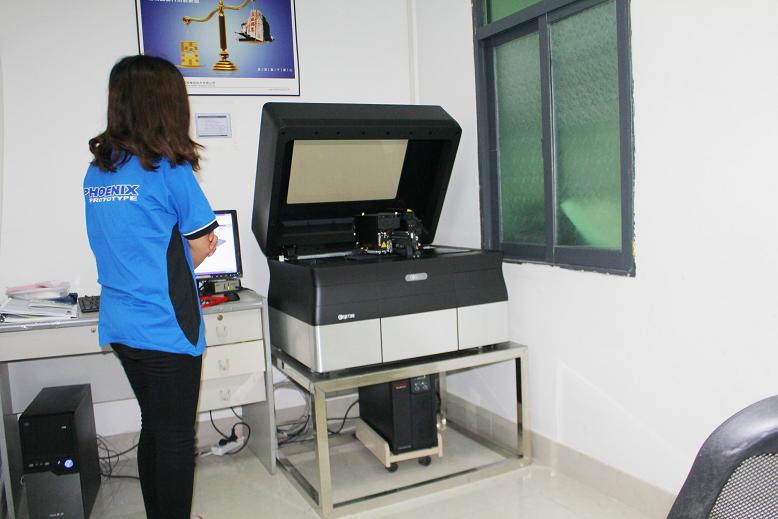 G Phone is a 3D printed smart phone case that offers blood glucose monitoring on the go